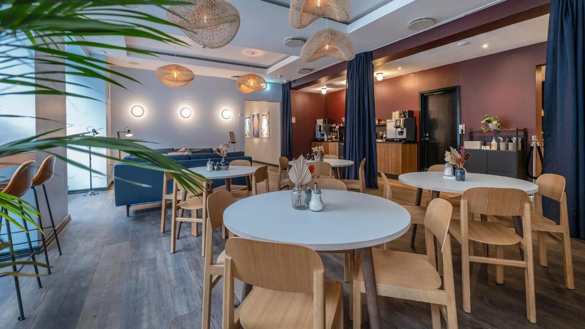 Motel One Copenhagen 4*,