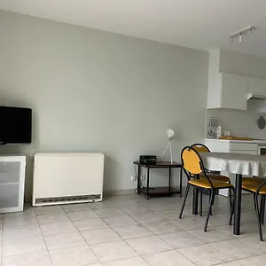 Met Aparte Slaaphoek, Garage En Balkon Appartement Middelkerke