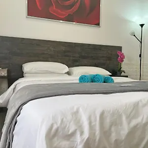 https://apollo-rooms.protaras-cy-hotels.com